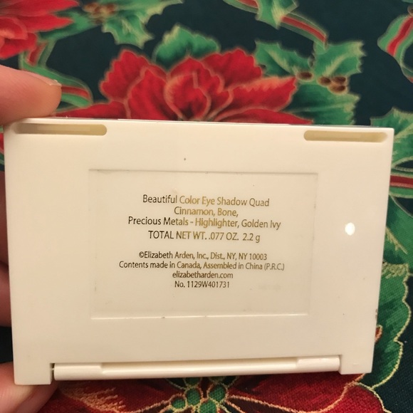 Elizabeth Arden quad eye shadow brand new - Picture 3 of 4